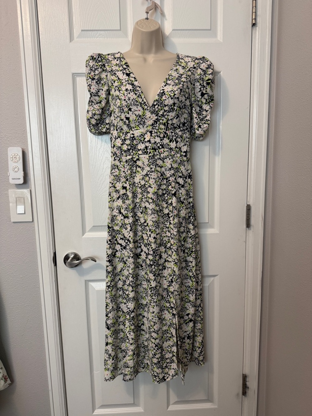 TOPSHOP Floral V-Neck Puff Sleeve Maxi Dress - White/Green